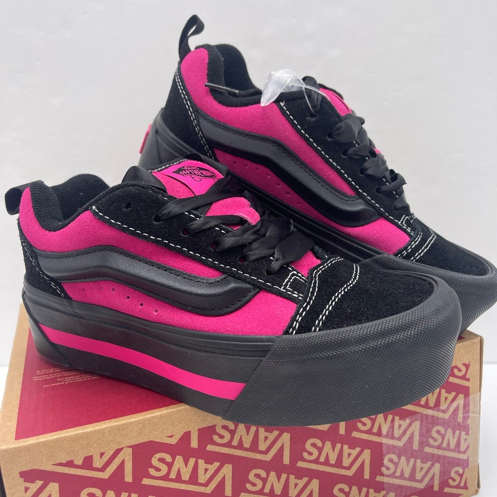 Vans Knu Stack
Vintage Satin Black/Pink
VN000CP6B9P Platform Sneakers - Picture 13 of 16
